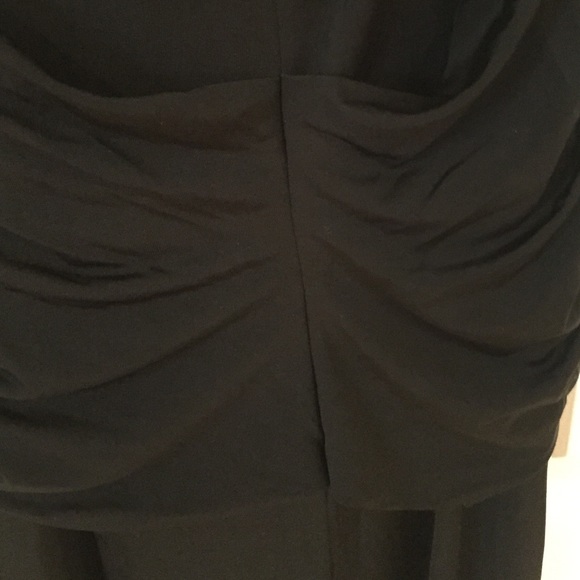 Halter crossover jumpsuit - Picture 4 of 4